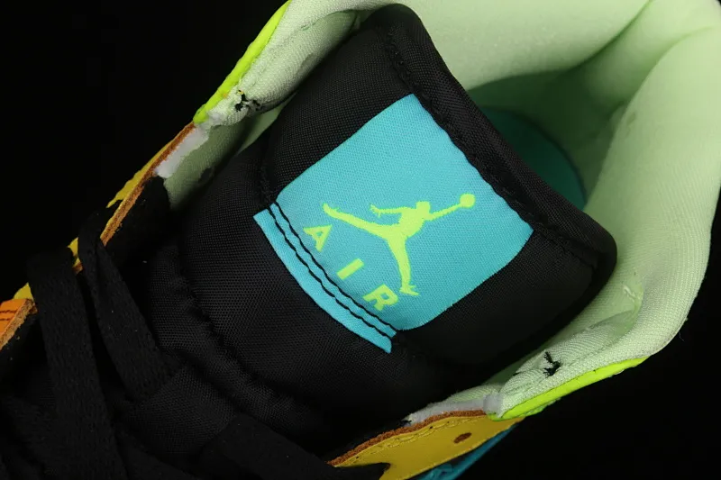 All categories Air Jordan Jordan series basketball shoes Air Jordan 1 Mid Air Jordan 1 Mid SE AJ1 Joe 1 four-leaf clover mid-top basketball shoes BQ6931-037
